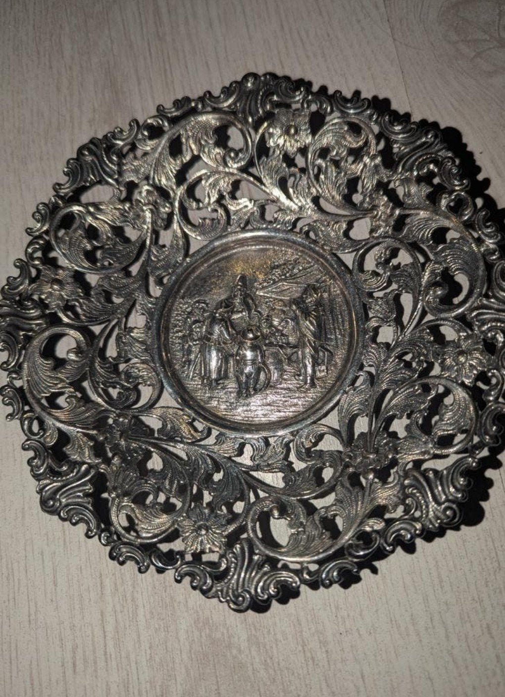 Verzilverde ajour decoratieve schaal, Ophalen of Verzenden, Zilver