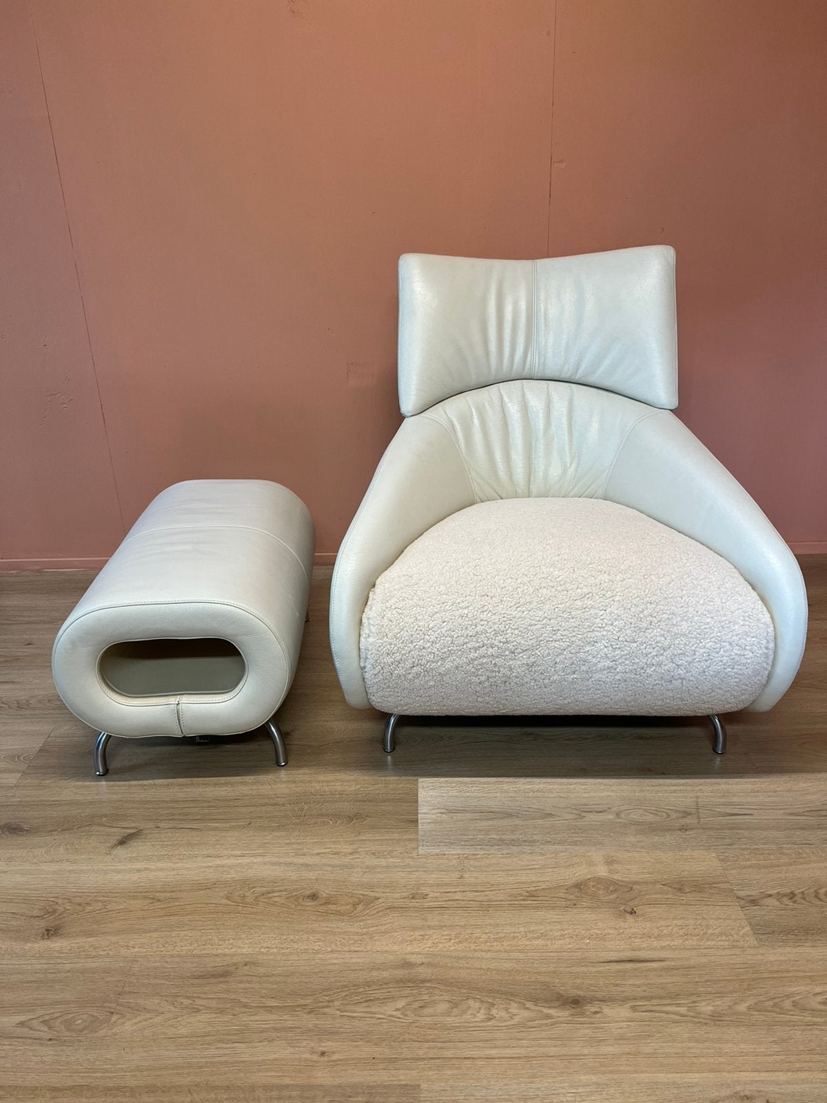 Leolux fauteuil met hocker, Gebruikt, ., 75 tot 100 cm, .