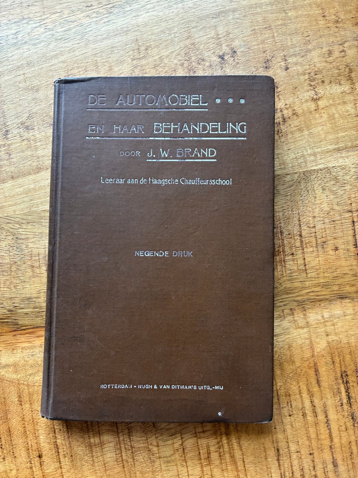 De Automobiel en Haar Behandeling - J.W. Brand (1917), Boeken, Ophalen of Verzenden, Gelezen, Algemeen