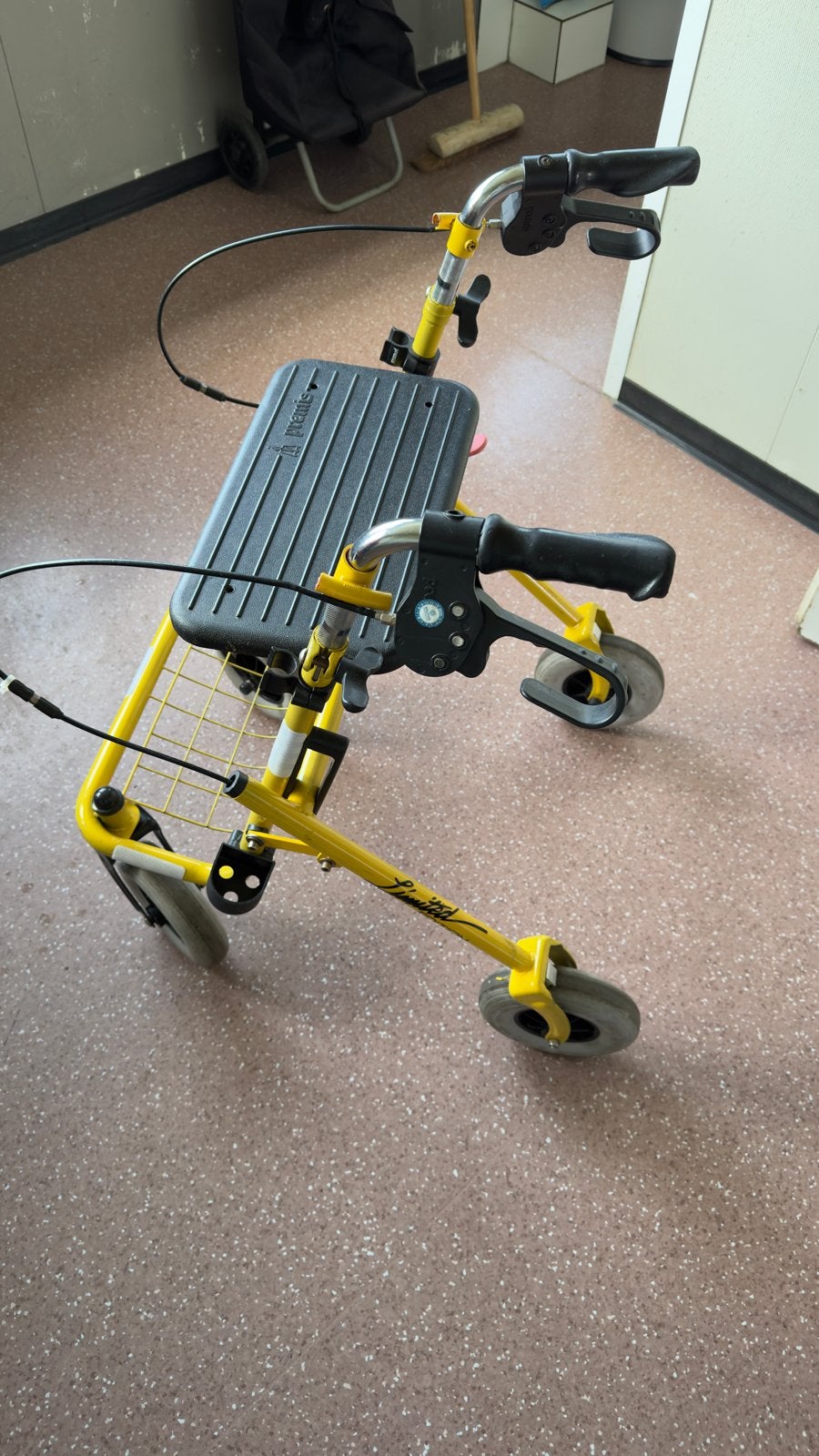 Goed werkende rollator, Ophalen, Lichtgewicht, Gebruikt