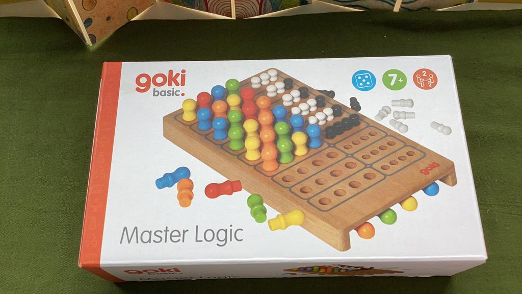 Goki. Master logic houten codekraker. Bordspel. 7+, Een of twee spelers, Ophalen of Verzenden, Zo goed als nieuw