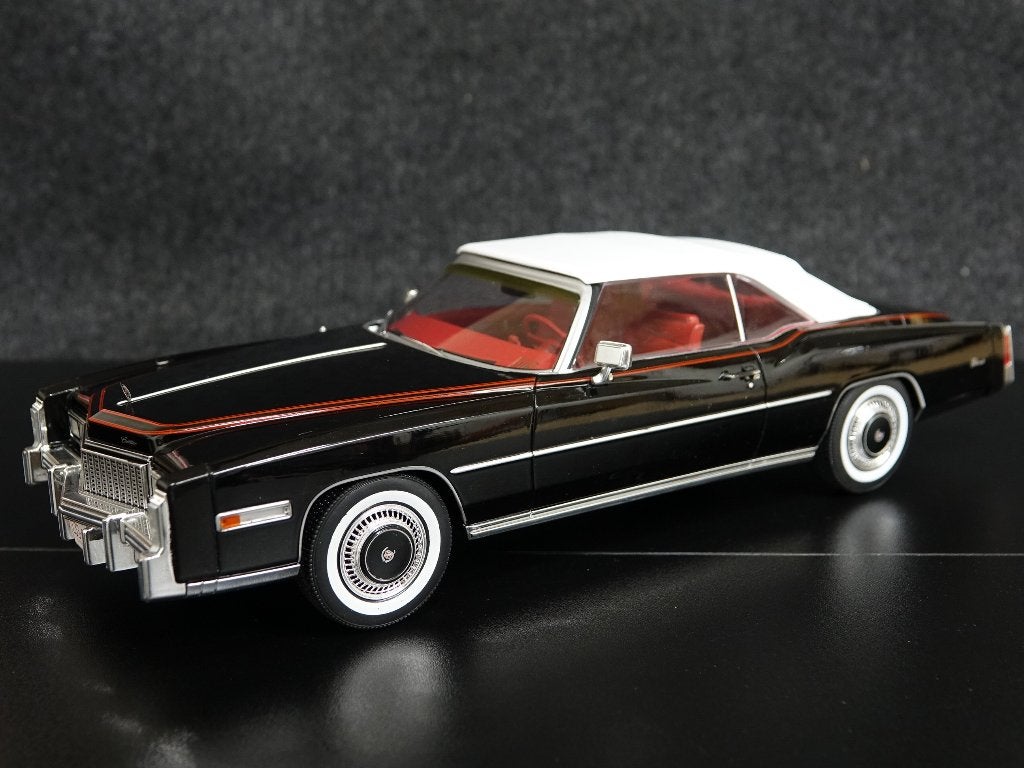 MCG 1:18 1976 Cadillac Eldorado convertible zwart, Hobby en Vrije tijd, Modelauto's | 1:18, Overige merken, MCG, Auto, Onbekend