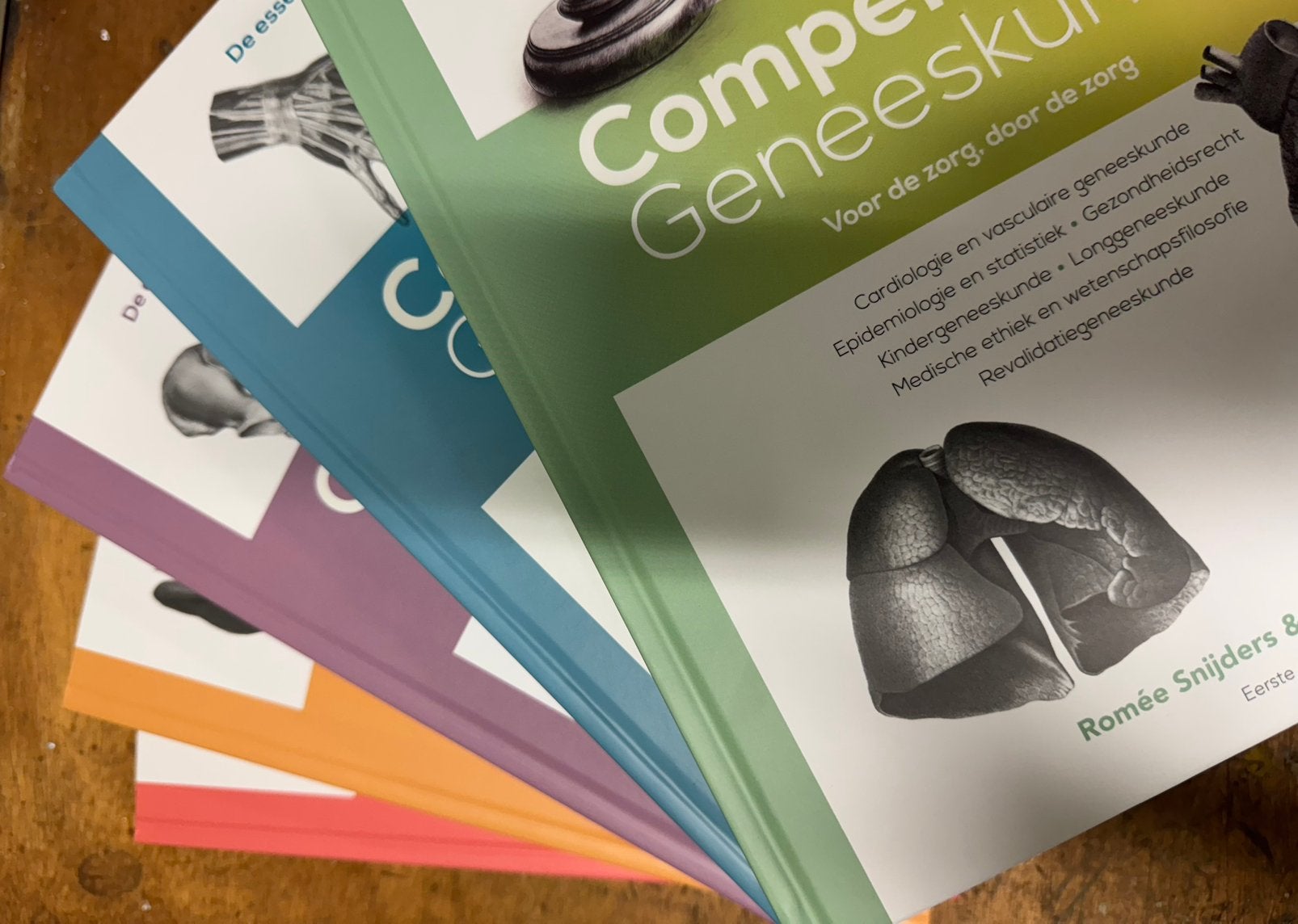 Compendium Geneeskunde 2.0+ zes delen, Boeken, Studieboeken en Cursussen, Ophalen of Verzenden, Beta, Zo goed als nieuw, WO