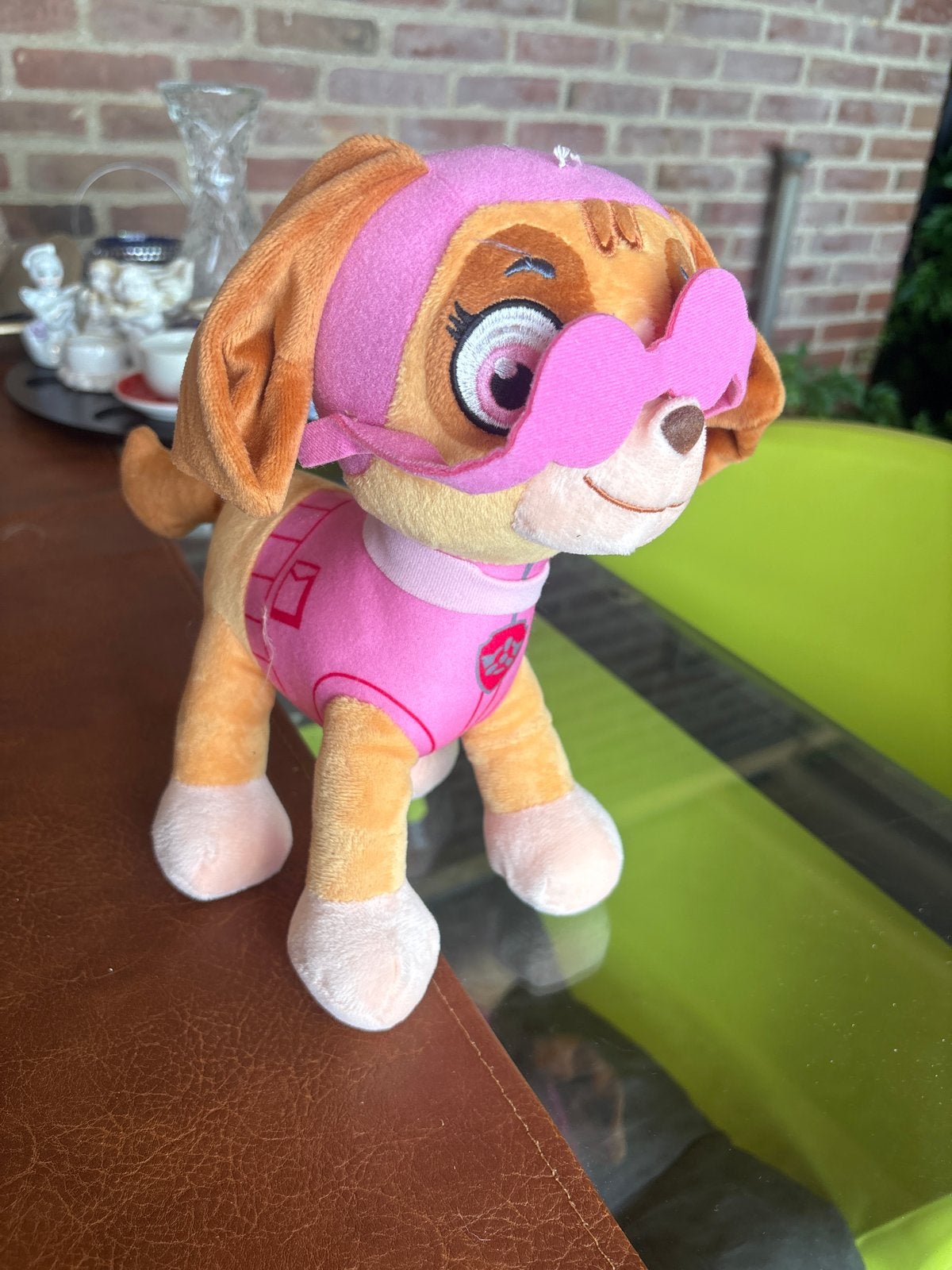 Paw Patrol Skye knuffel met roze bril, Zo goed als nieuw, Met kleding of accessoire, Roze, Klein (minder dan 20 cm)
