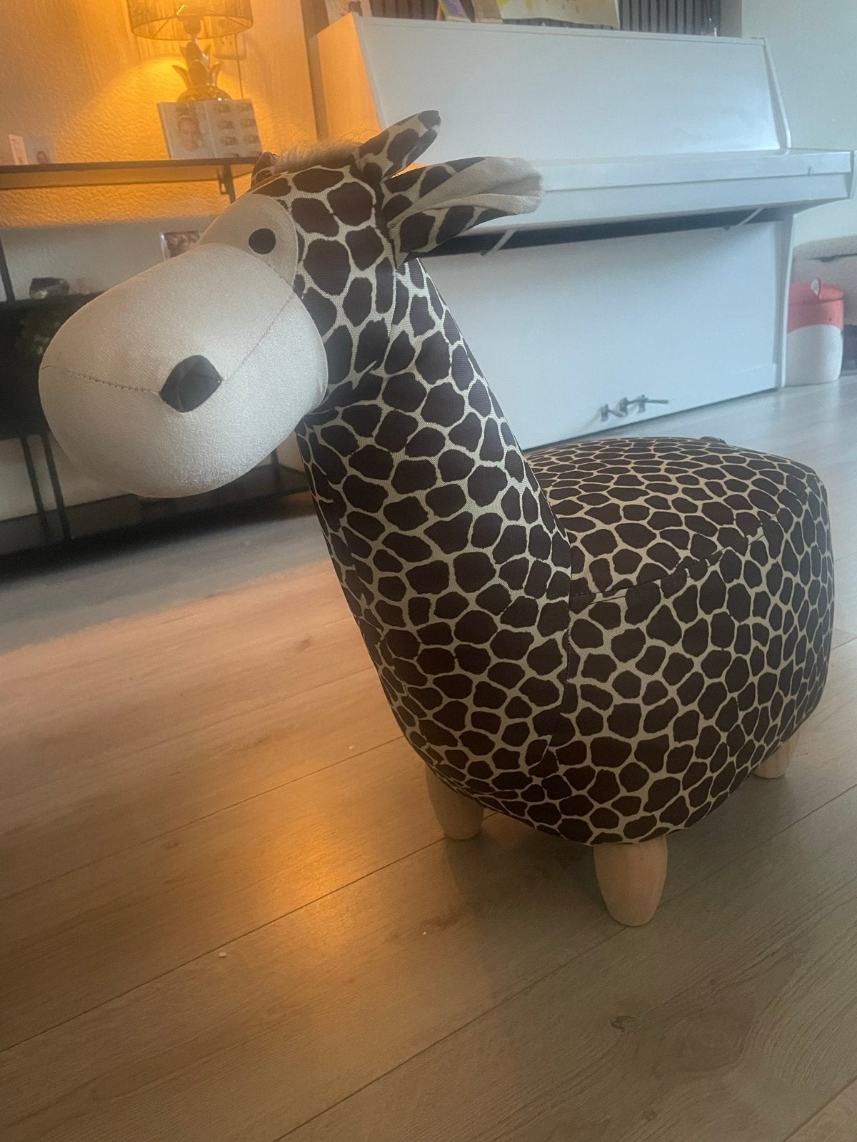 Leuke poef in de vorm van een giraf, Minder dan 50 cm, Ophalen of Verzenden, Zo goed als nieuw, Stof