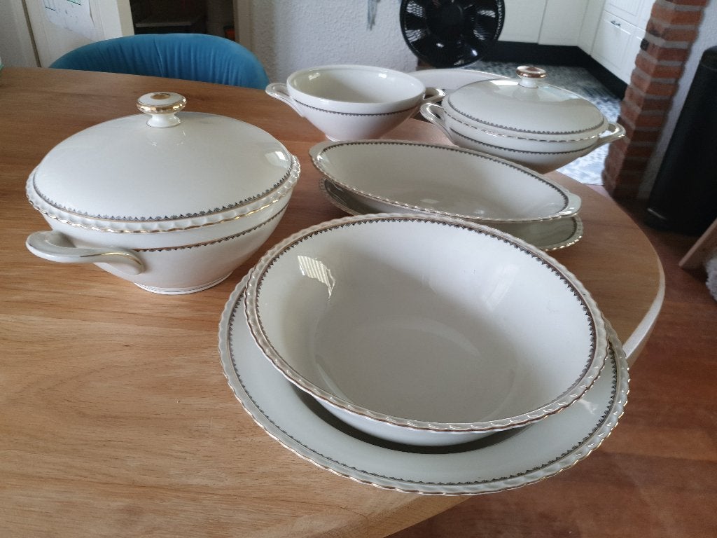 Antieke servies schalen, Ophalen