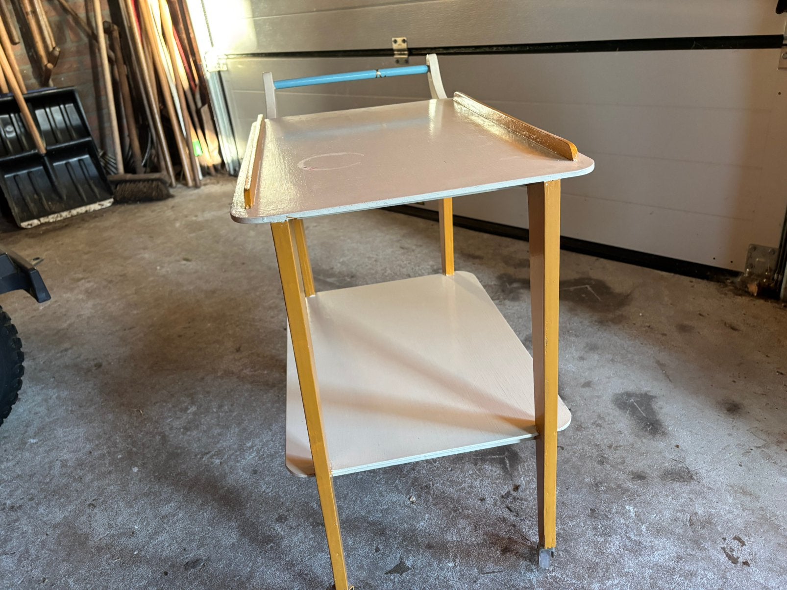 Vintage thee tafeltje, Ophalen, Minder dan 55 cm, Gebruikt, 60 cm of meer