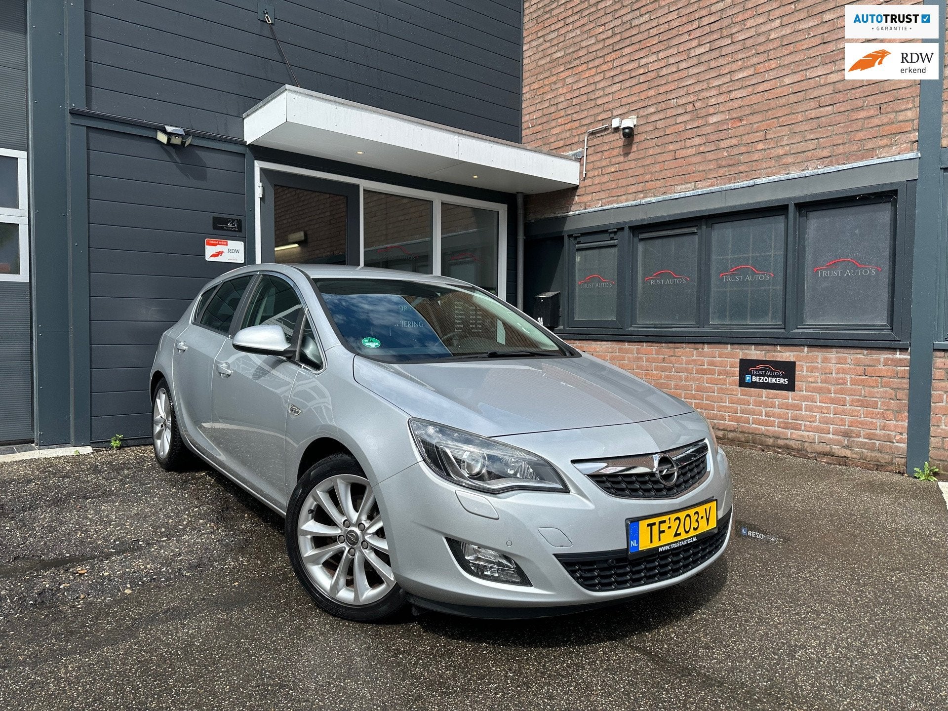 Opel Astra 1.6 Turbo GT|Pdc|Xenon|Cruise|Navi|Stoelv.warming, Voorwielaandrijving, Euro 5, Gebruikt, 4 cilinders