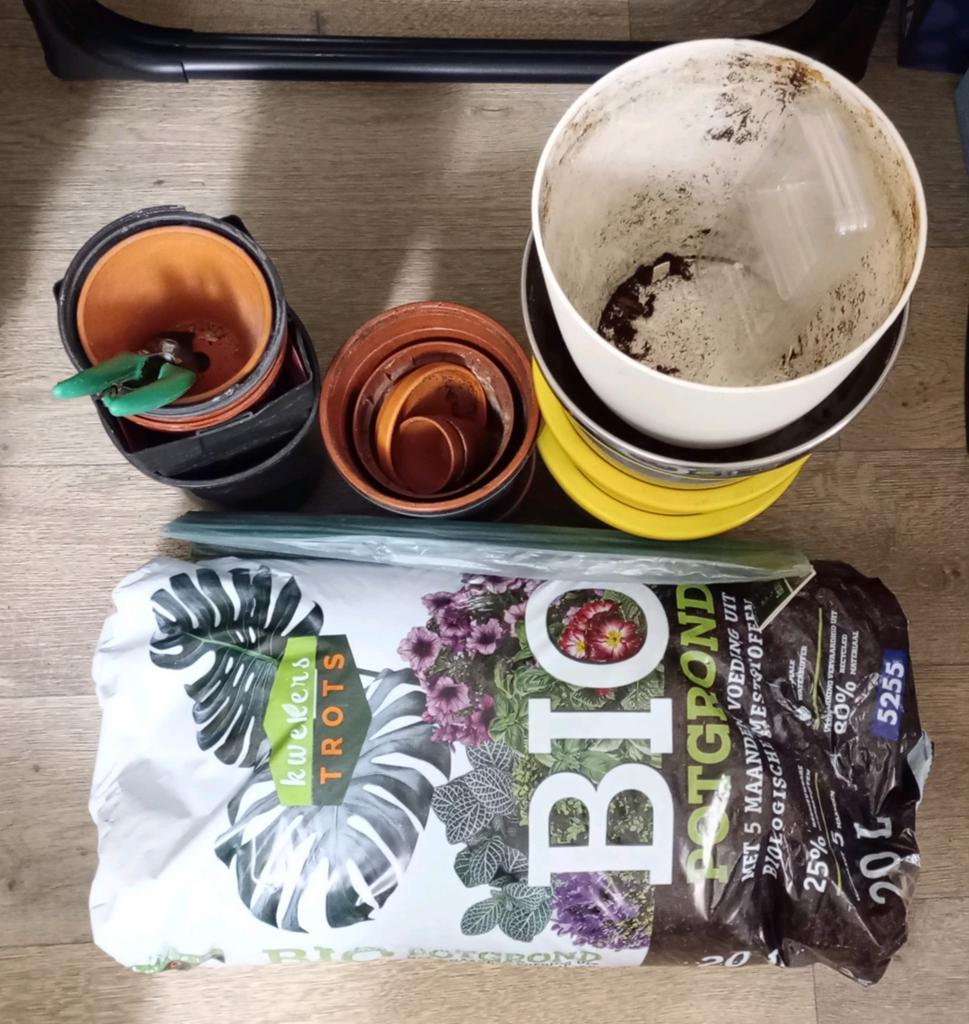 Potgrond Bio met potten 2 euro, Kunststof, Minder dan 30 cm, Rond, Nieuw