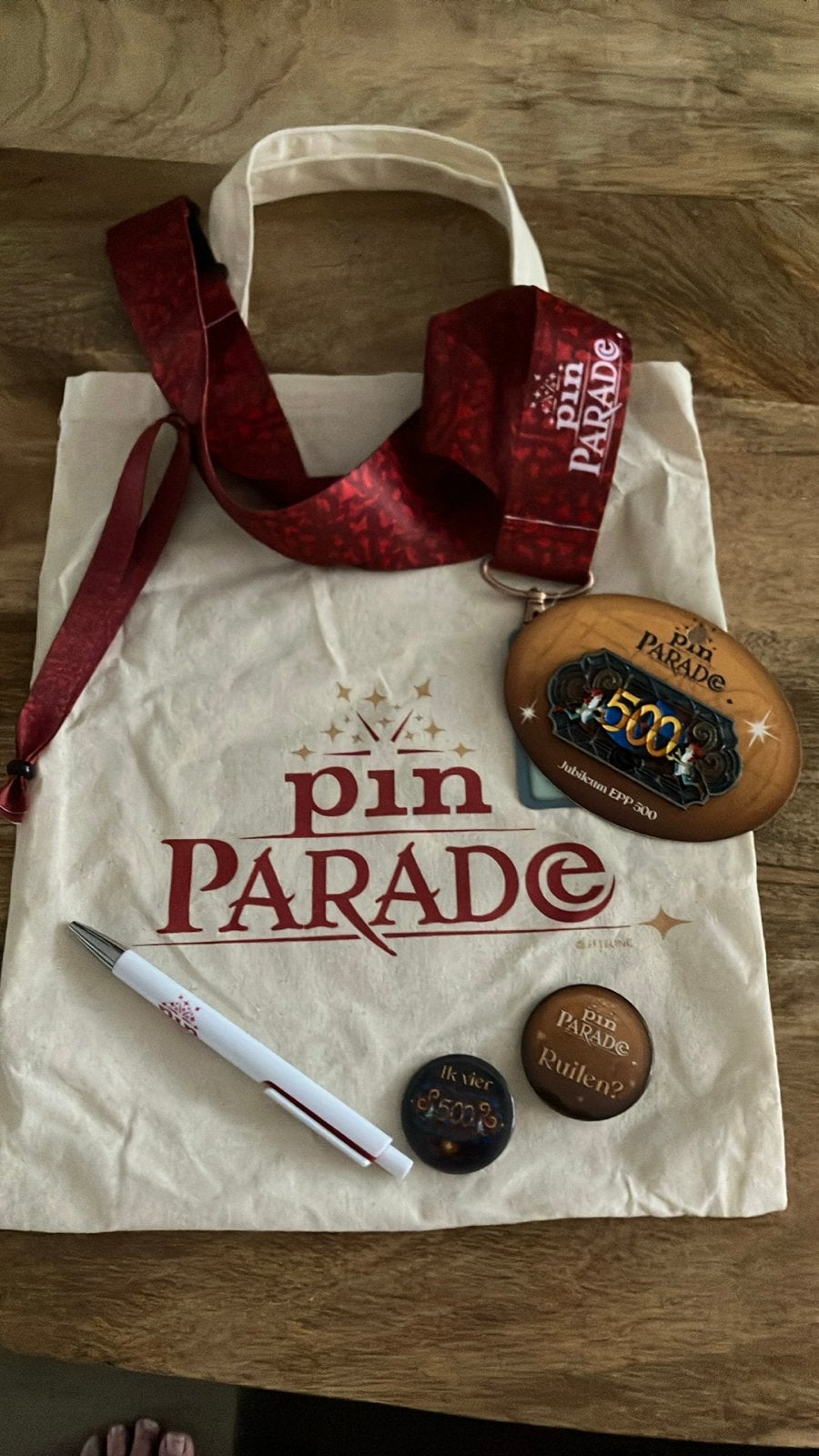 Efteling Pin Parade Goodiebag Mei 2026 - Jubileum Pin 500, Verzamelen, Efteling, Ophalen of Verzenden, Zo goed als nieuw, Overige typen