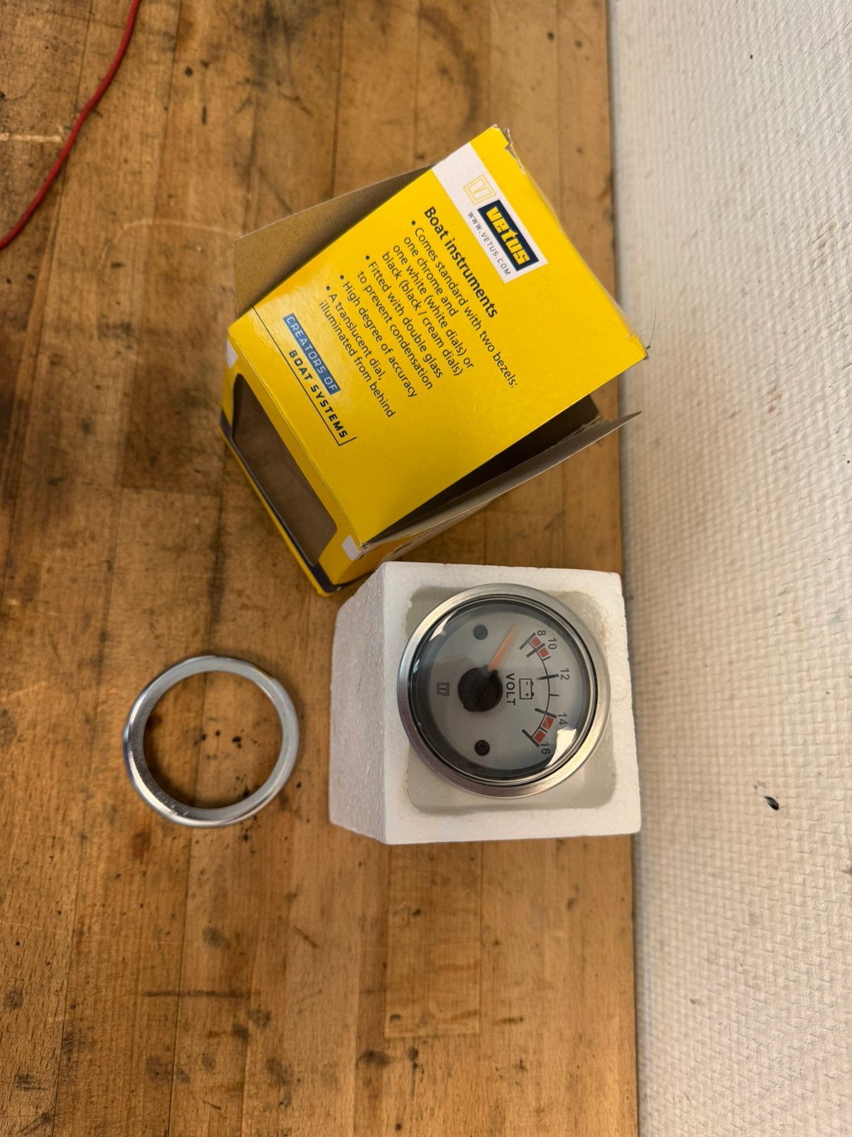Vetus voltmeter 12V, Watersport en Boten, Ophalen of Verzenden, Zo goed als nieuw, Motor en Techniek, Zeilboot of Motorboot