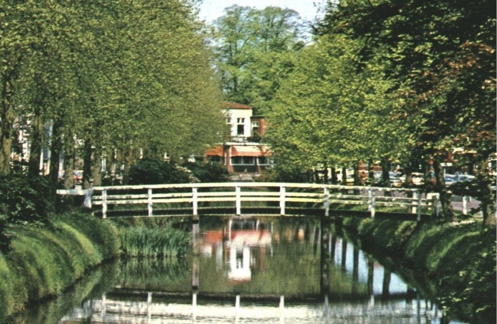 38221	Oosterwolde	t Wijkje	80+ Fr mooie zegel	 Torenvalk, Verzamelen, Ansichtkaarten | Nederland, Ophalen of Verzenden, 1980 tot heden