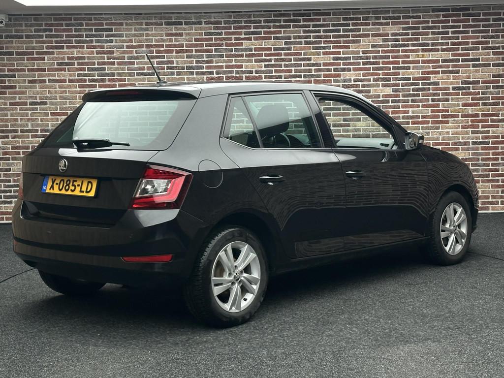Skoda Fabia 1.0 Business Edition Cruise Control Led Airco, Auto's, Skoda, Voorwielaandrijving, Stof, Euro 6, 540 kg