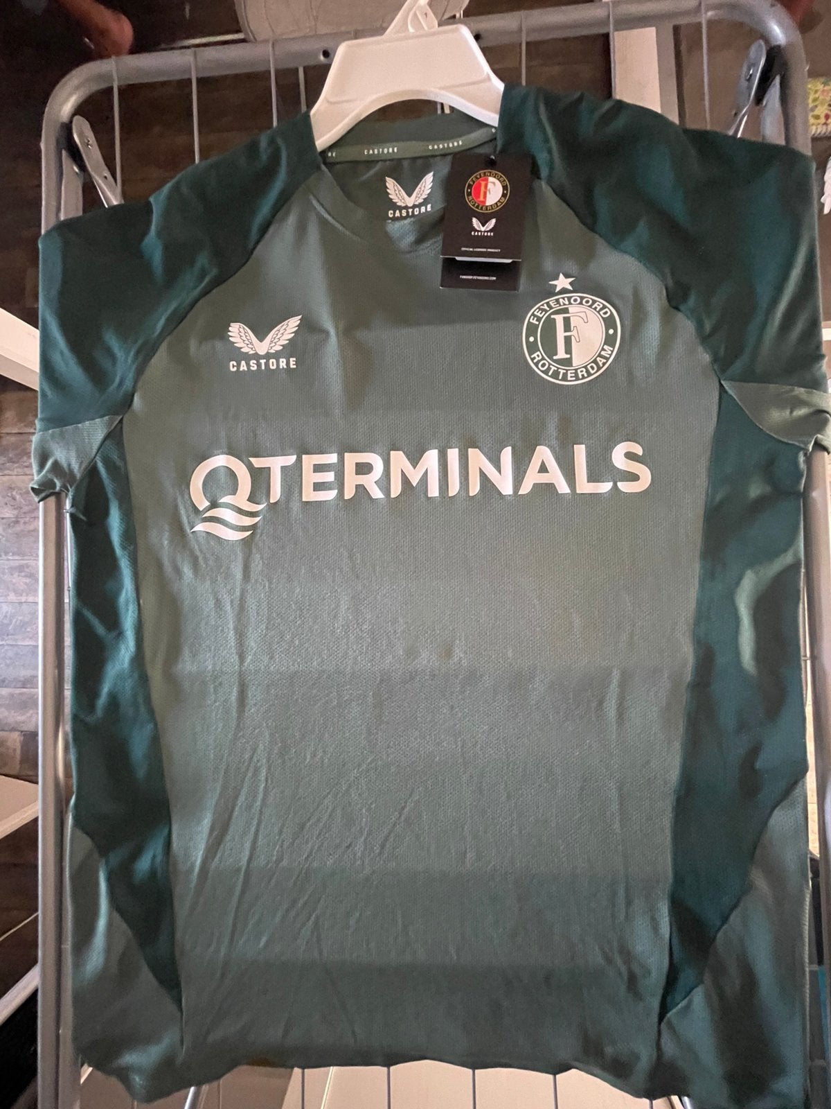 Feyenoord shirtje 2 stuks 50 euro maat M, Ophalen, Zo goed als nieuw, Shirt