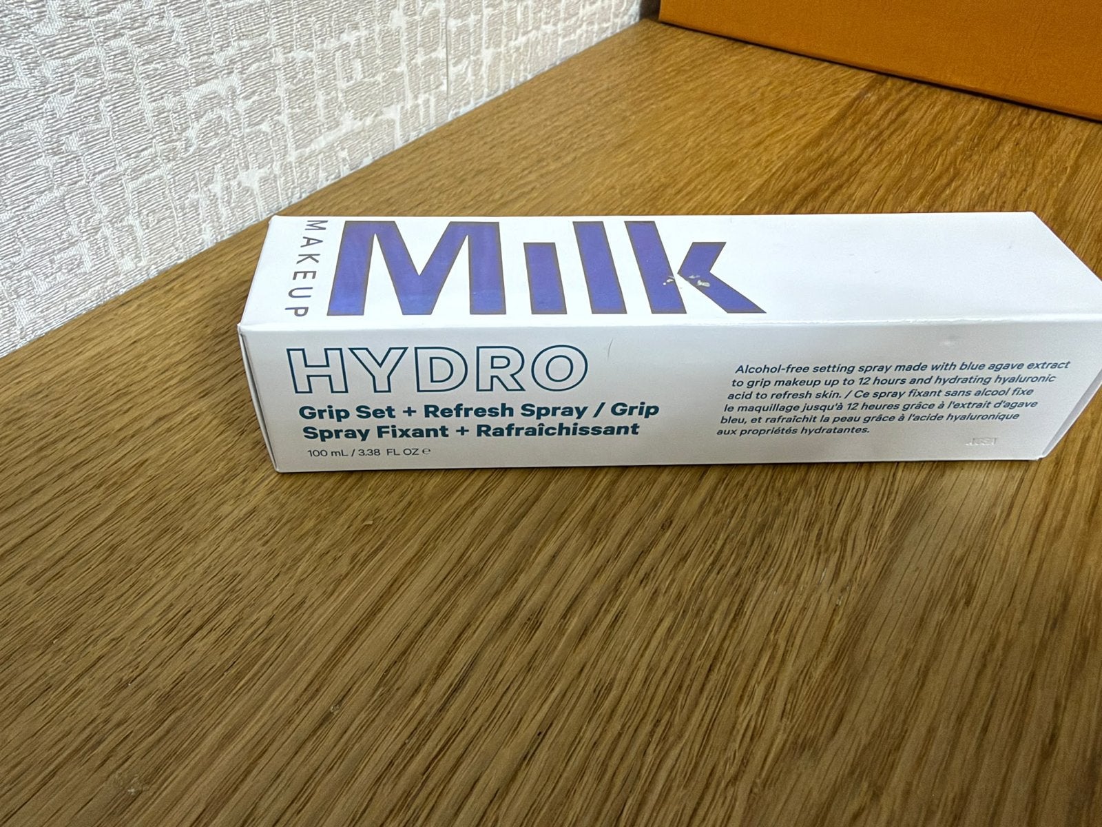 Milk Hydro Grip Set + Refresh Spray, Overige kleuren, Gehele gezicht, Nieuw, Ophalen of Verzenden