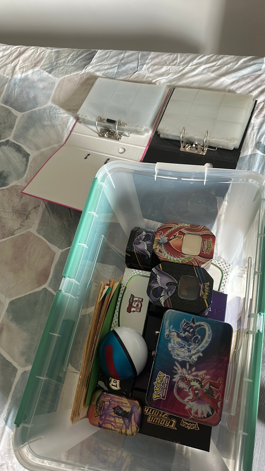 Diverse attributen (insteekhoezen, doosjes) pokemon kaarten, Hobby en Vrije tijd, Verzamelkaartspellen | Pokémon, Ophalen of Verzenden