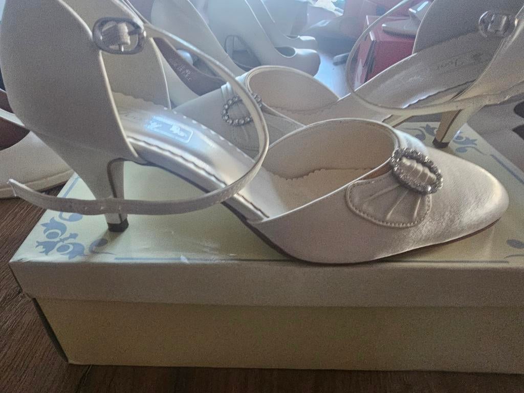 Ivory Shoes Bruidsschoenen Maat 38, Kleding | Dames, Schoenen, Schoenen met lage hakken, Ophalen of Verzenden, Zo goed als nieuw