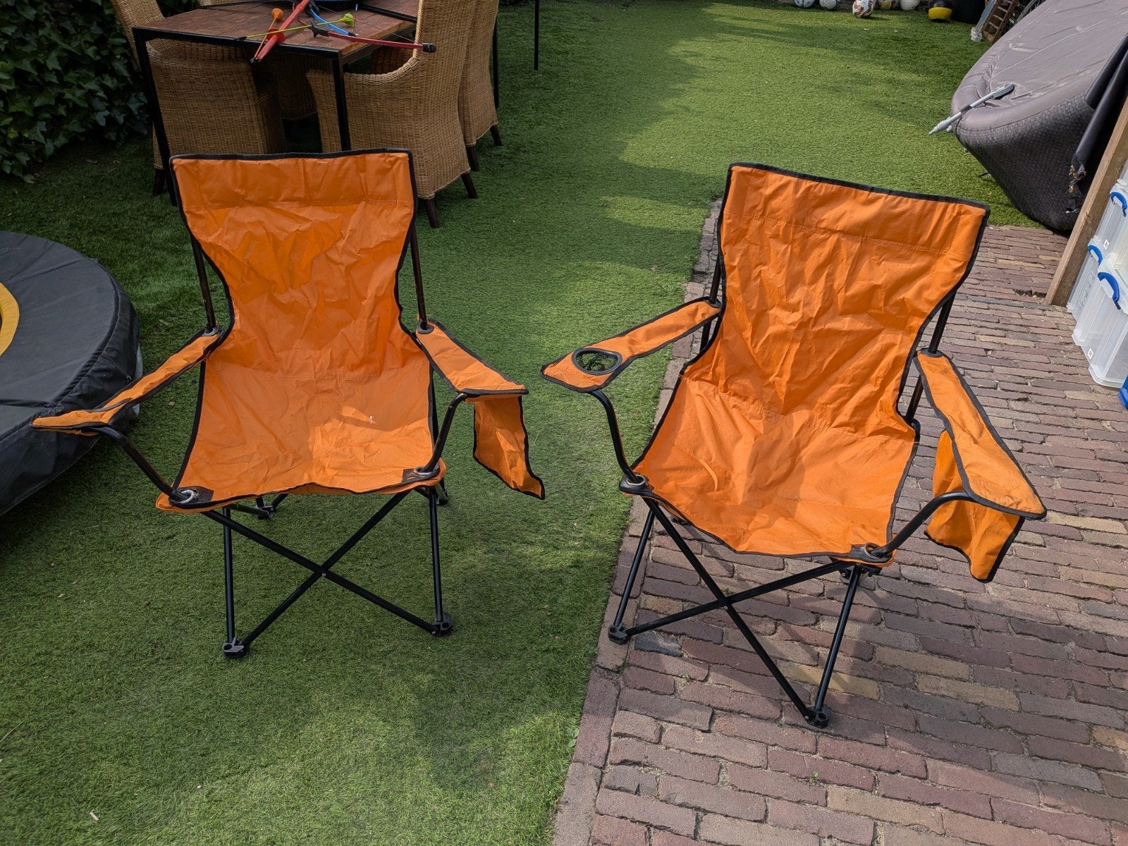 2 inklapbare oranje campingstoelen met bekerhouders., Caravans en Kamperen, Ophalen
