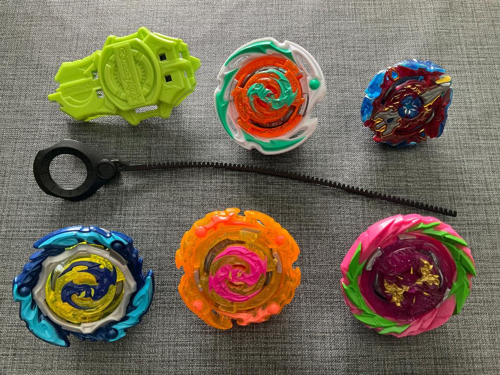 Beyblade 5 Tollen en 1 Lancher, Verzamelen, Speelgoed, Zo goed als nieuw, Ophalen