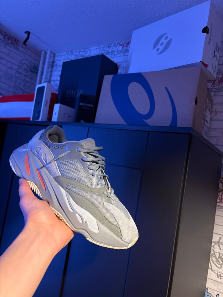 Adidas Yeezy Boost 700 V2 Static - Maat 44, Kleding | Heren, Schoenen, Verzenden, Gedragen, Overige kleuren, Sneakers of Gympen