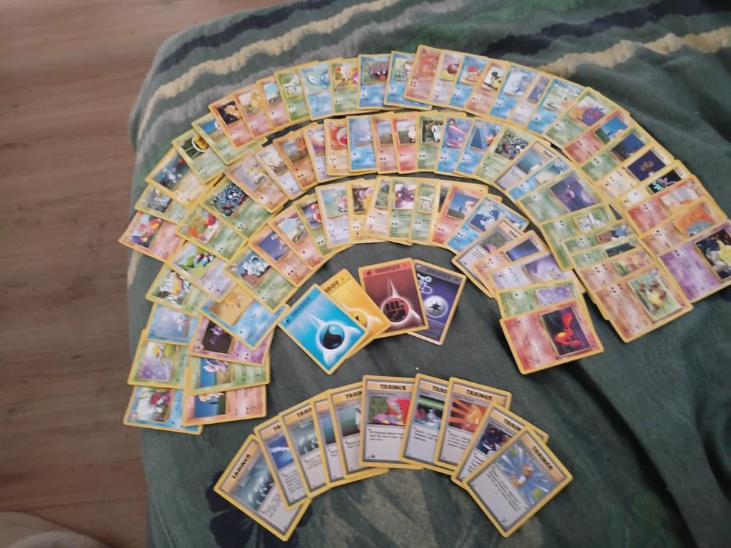 Eerste Editie Energie & Trainer Pokémon Kaarten + Map, Ophalen of Verzenden, Gebruikt, Meerdere kaarten
