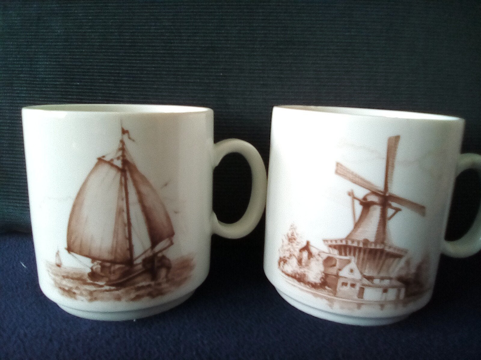 2x mok Kronester Bavaria met Molen en Zeilschip, Ophalen of Verzenden, Zo goed als nieuw, Porselein, Kop en/of schotel