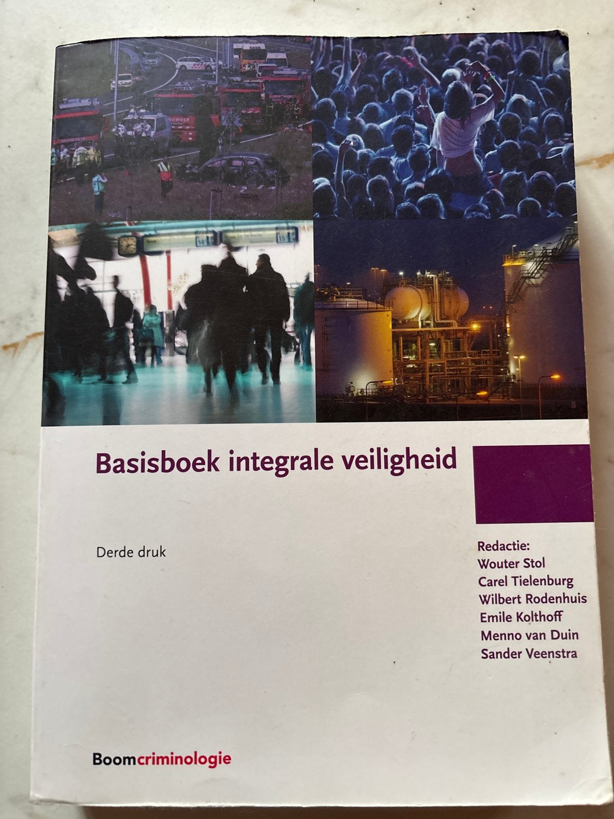 Basisboek integrale veiligheid - Derde druk, Ophalen of Verzenden, Gamma, Gelezen, HBO