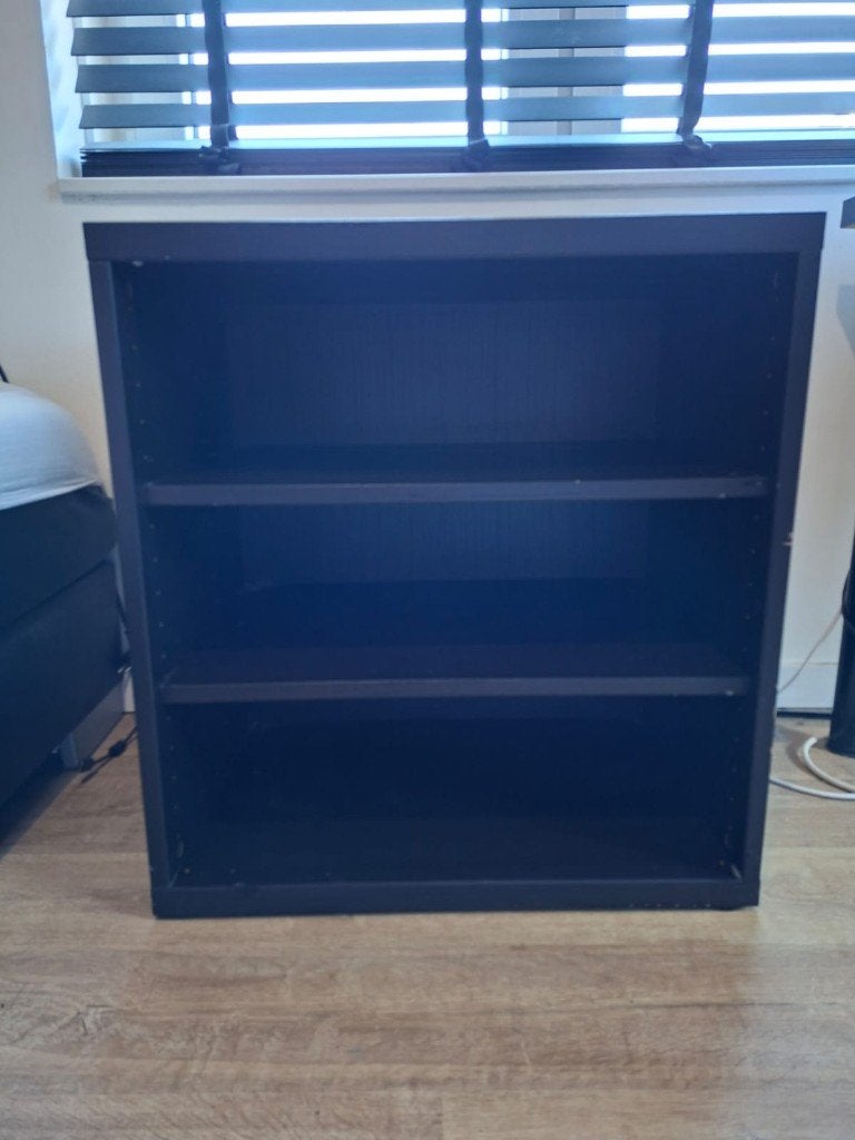 Gratis: zwart kastje Ikea, Ophalen, Met plank(en), 50 tot 100 cm, Zo goed als nieuw