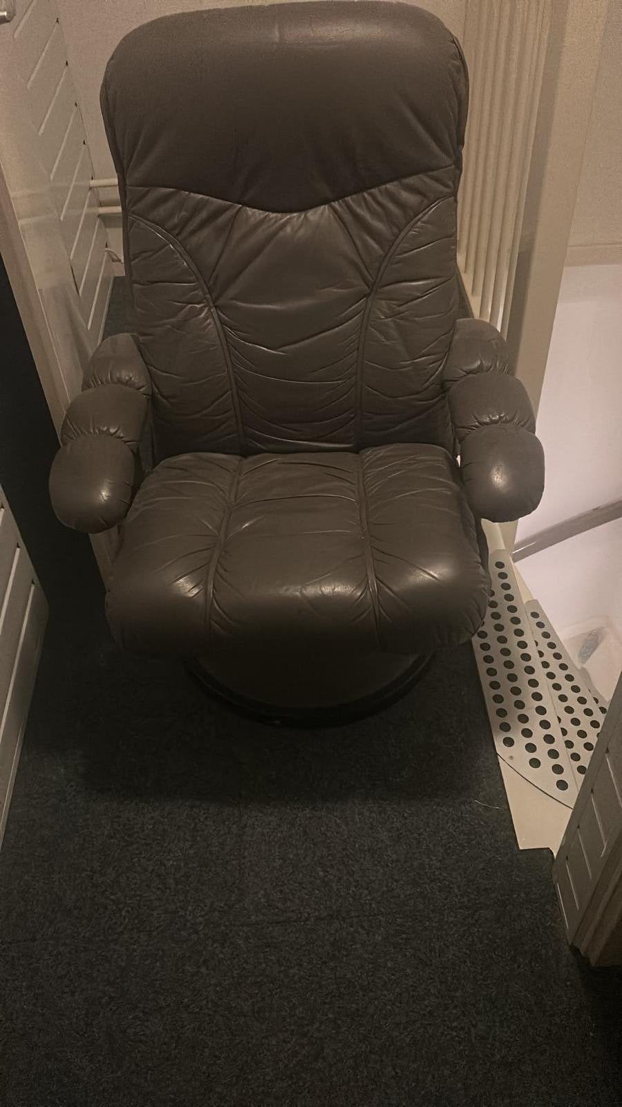 Relaxfauteuil leer grijs met zwart frame, Huis en Inrichting, Ophalen, Gebruikt, Leer