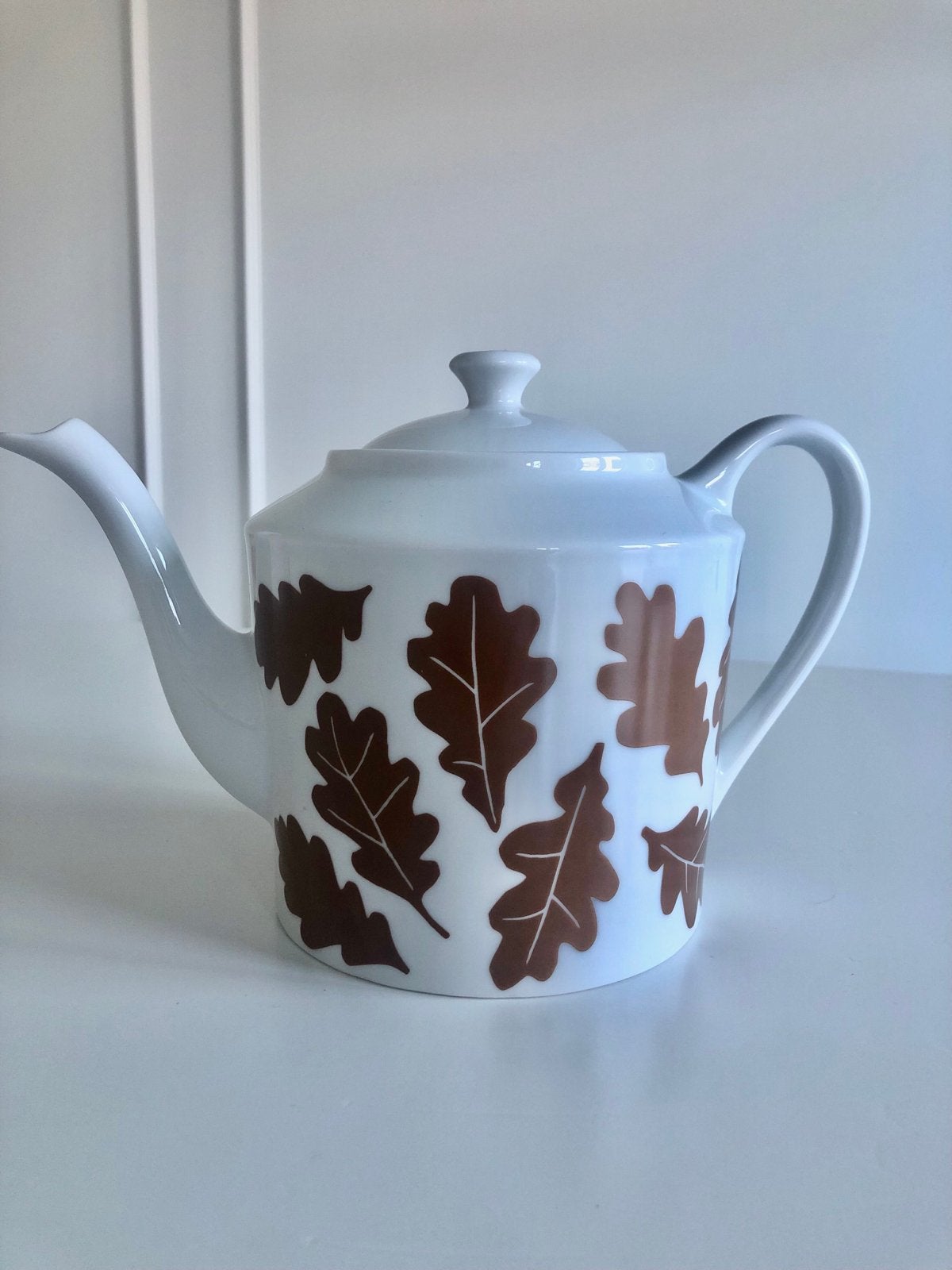 Nieuwe House of Rym theepot met eikenblaadjes, Theepot/fluitketel, Nieuw, Ophalen of Verzenden, Steen/keramiek