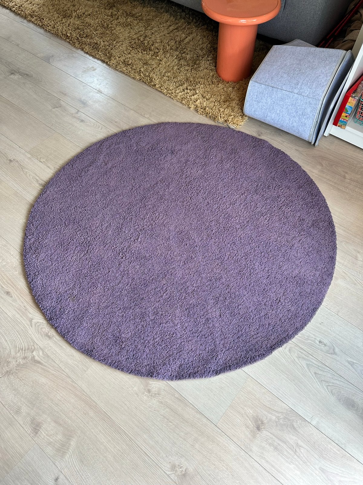 Paars rond vloerkleed IKEA Stoense, Huis en Inrichting, Stoffering | Tapijten en Kleden, Ophalen, Paars, Rond, Zo goed als nieuw