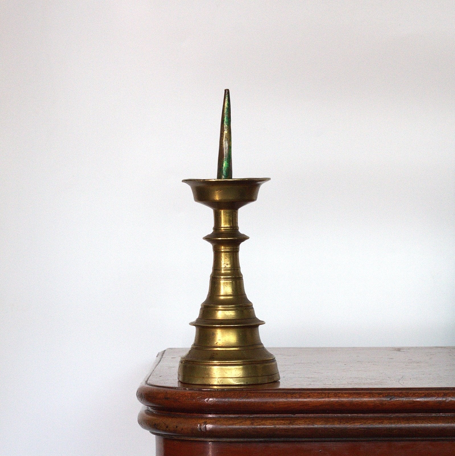 Antieke Bronzen Gotische Kandelaar, circa 1480, Ophalen of Verzenden, Koper of Brons