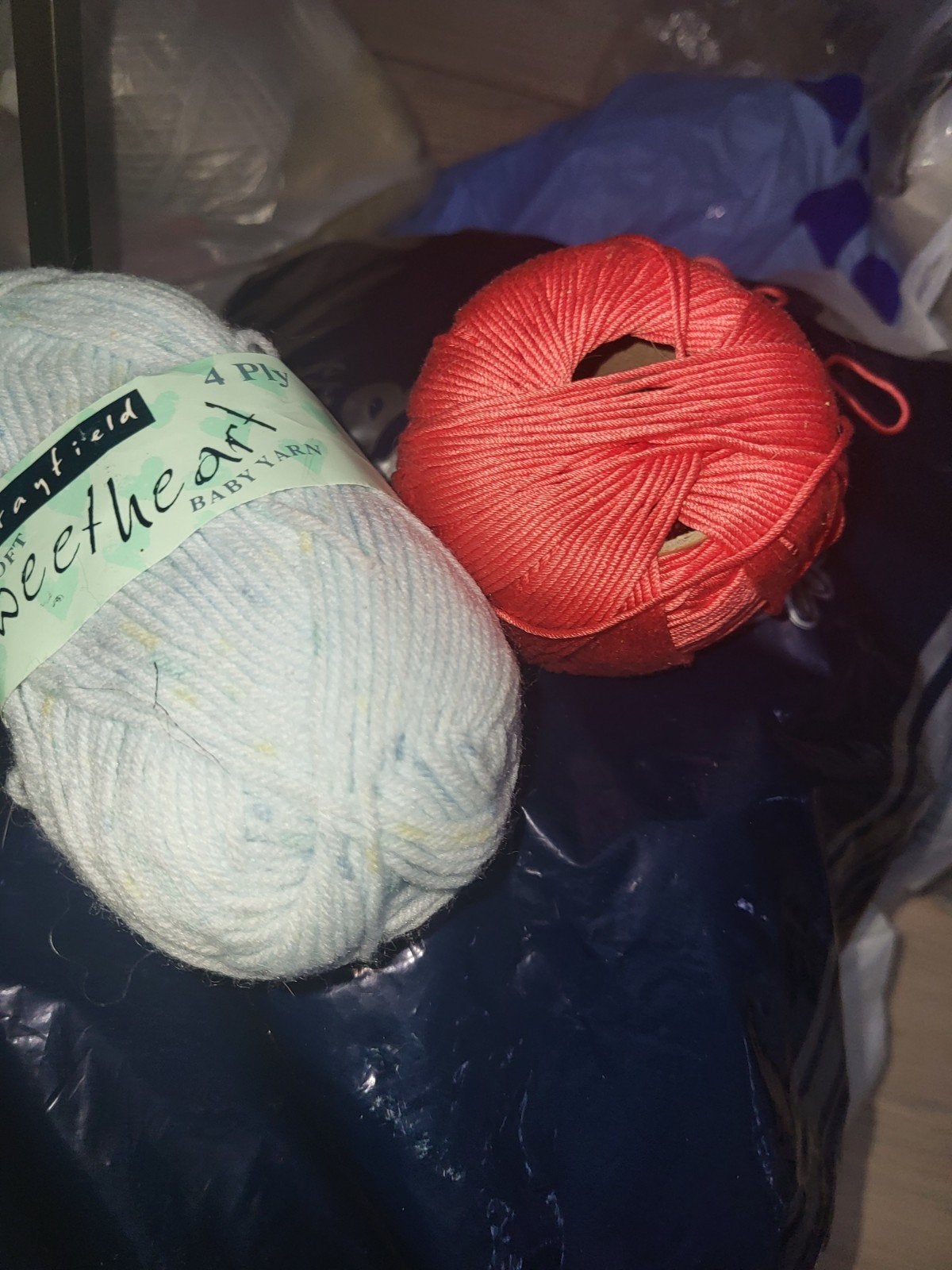 Diverse bollen wol en garen - Nieuw en ongebruikt, Ophalen