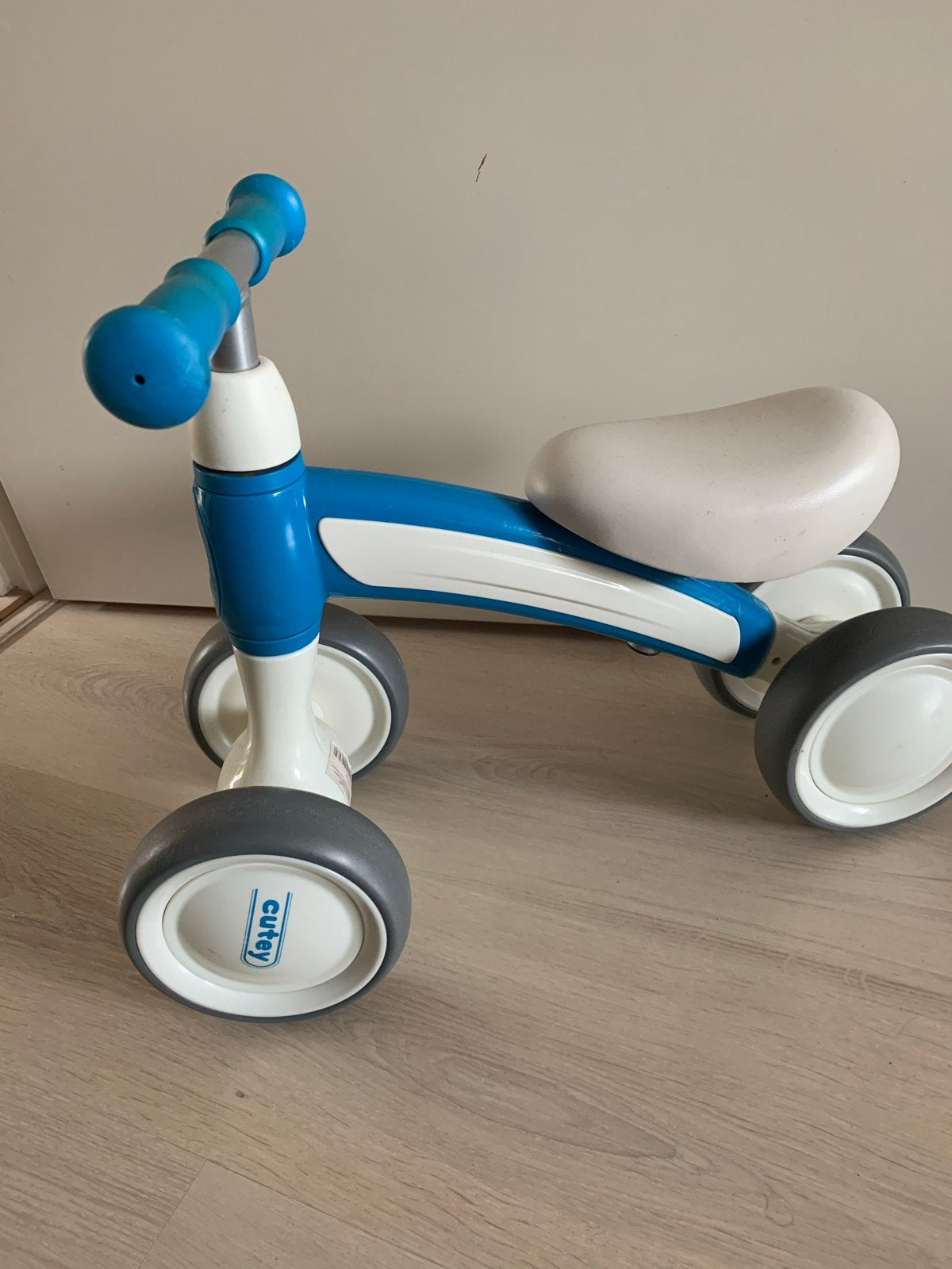 Loopfietsje voor peuters - Blauw/Wit ophalen in Osdorp, Ophalen, Gebruikt, Loopfiets