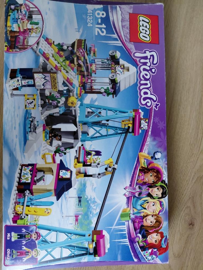 Lego Friends Snow Resort Ski Lift 41324 met boekjes, Kinderen en Baby's, Speelgoed | Duplo en Lego, Ophalen of Verzenden, Zo goed als nieuw