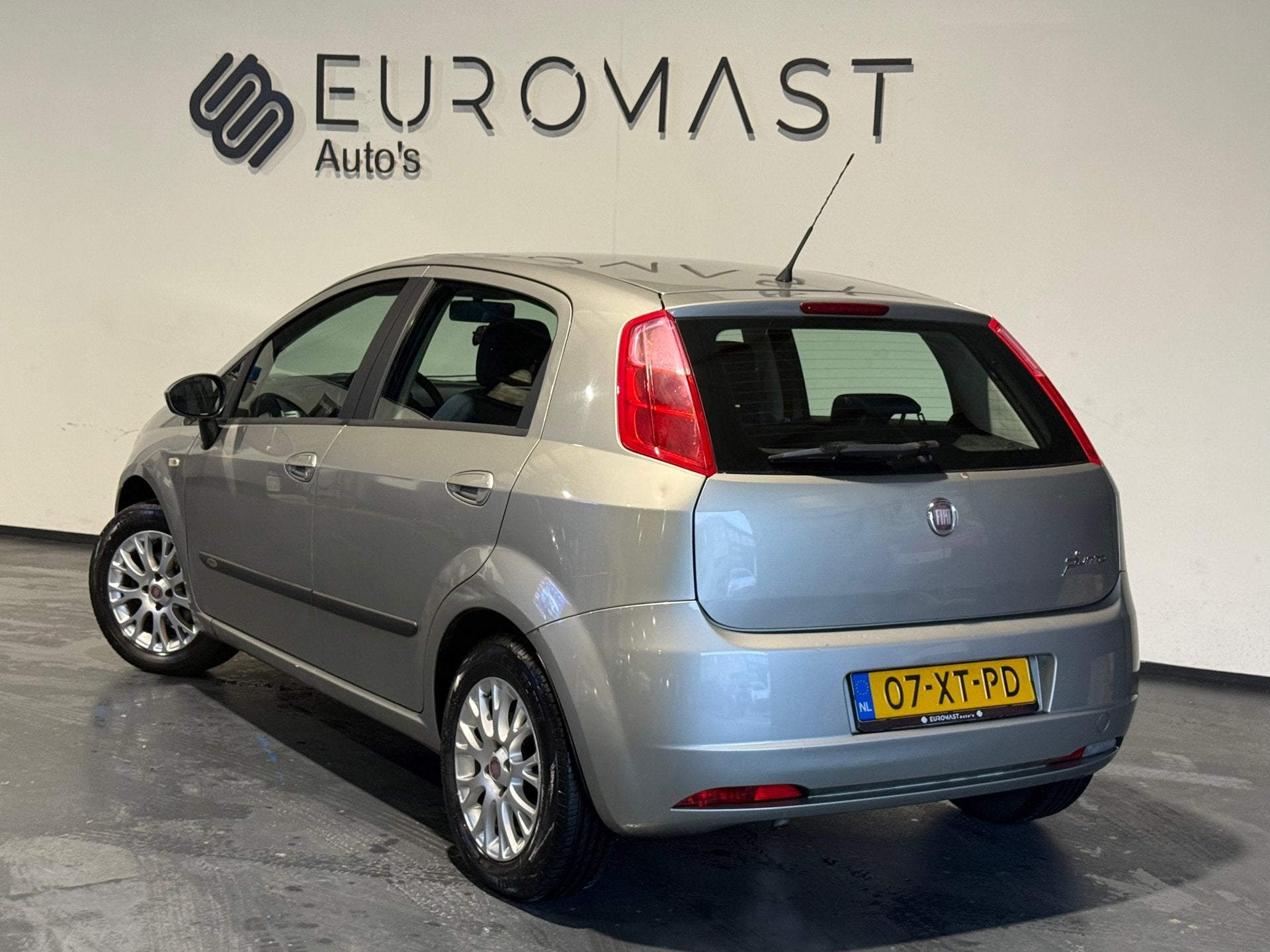 Fiat Grande Punto 1.4 Dynamic Airco 5d Nieuwe Apk, Auto's, Fiat, Voorwielaandrijving, Stof, 4 cilinders, 400 kg