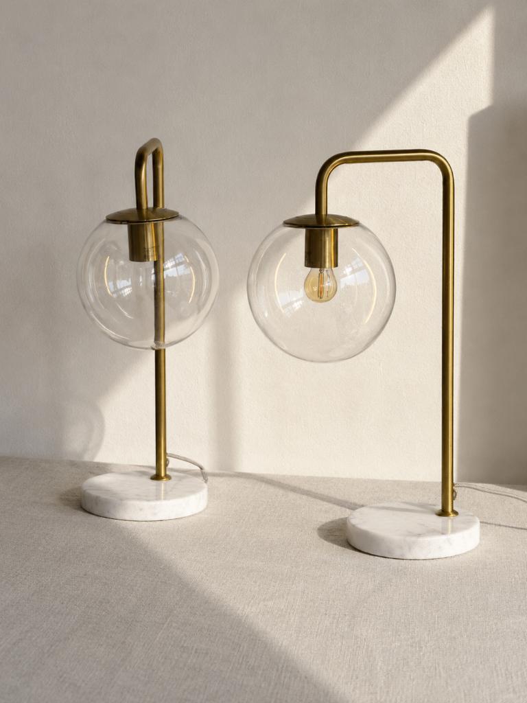 Set van 2 tafellampen – marmer & messing – globe lampen, Glas, Ophalen of Verzenden, Zo goed als nieuw, Minder dan 50 cm