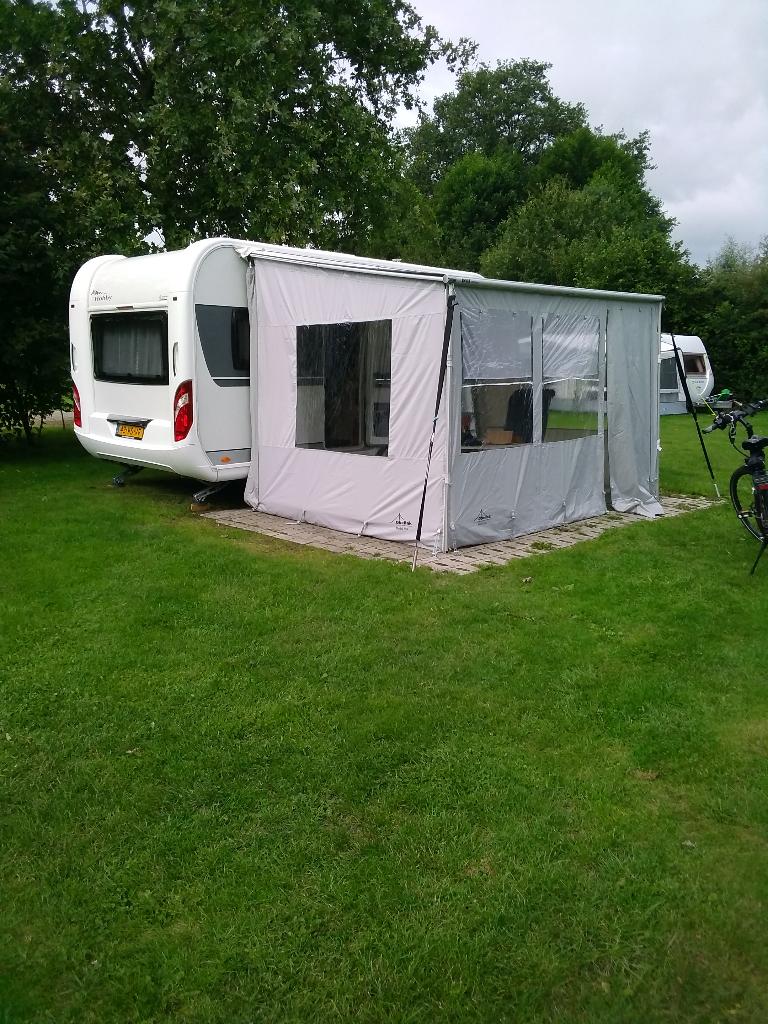 Hobby de luxe edition 460 ufe 2018, Rondzit, Hobby, Frans bed, Particulier