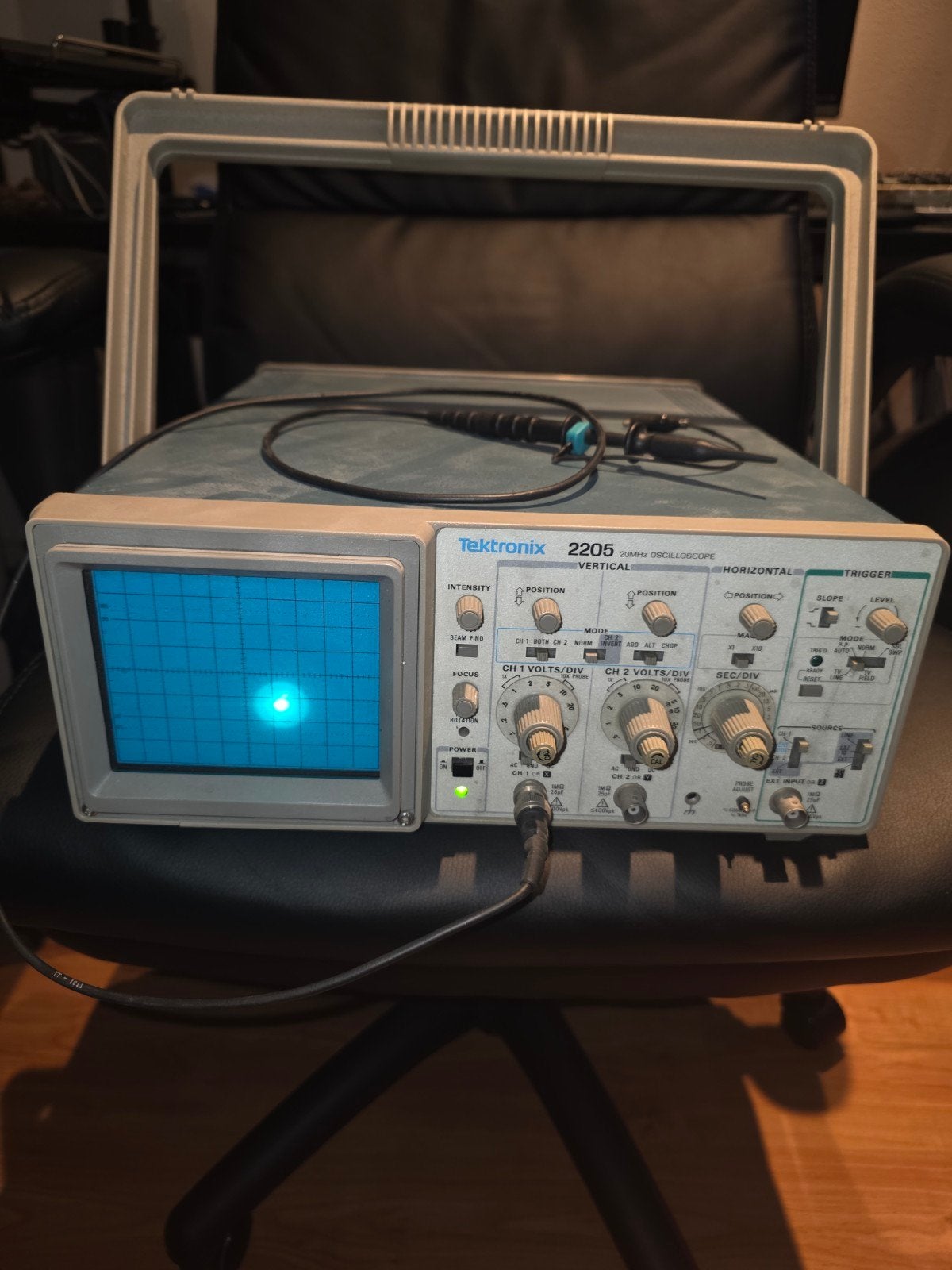 Oscilloscoop Tektronix 2205, Hobby en Vrije tijd, Elektronica-componenten, Ophalen of Verzenden, Zo goed als nieuw