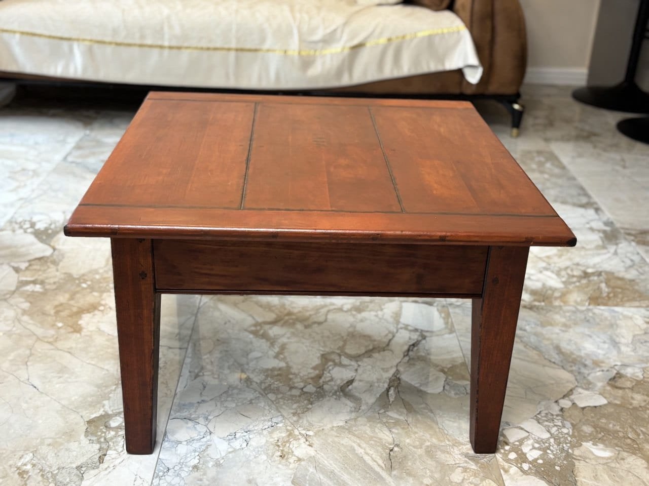 Prachtige antieke tafel van roodkersenhout, Ophalen, 50 tot 100 cm, Zo goed als nieuw, Minder dan 50 cm
