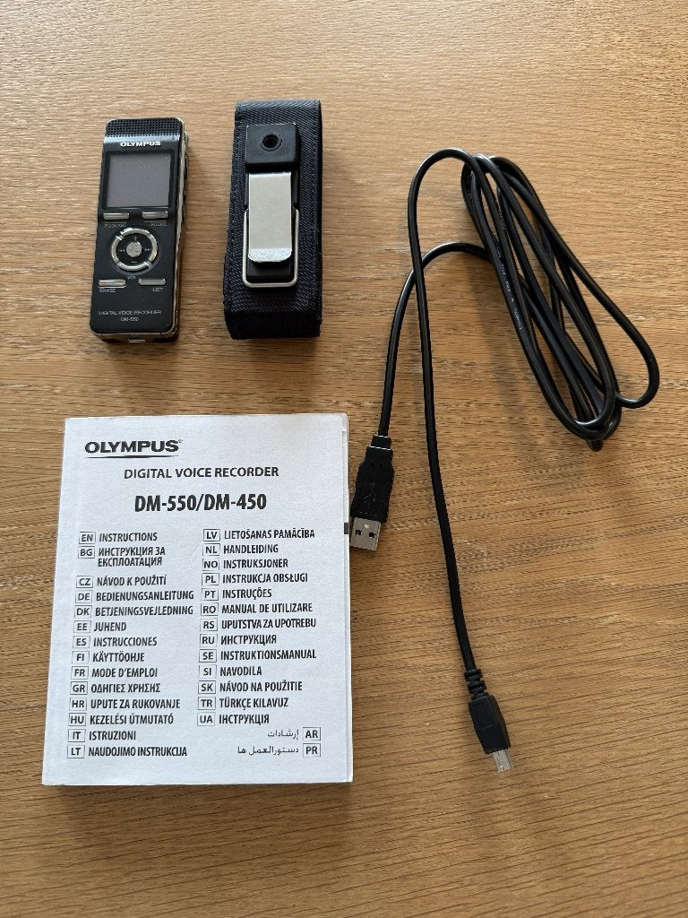 Olympus Digital Voice Recorder DM-550 – met accessoires, Ophalen of Verzenden, Zo goed als nieuw, Audio