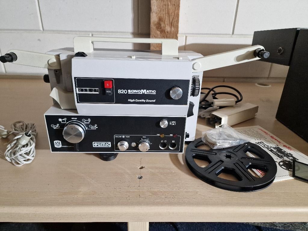 Eumig 820 Sonomatic HQS filmprojector, Ophalen, 1960 tot 1980, Projector