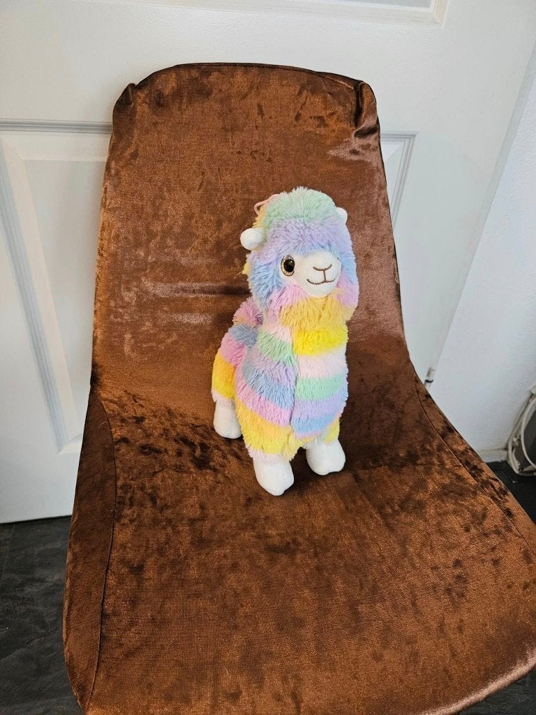 Kleurrijke Alpaca Knuffel - Zacht en Speels, Overige typen, Ophalen of Verzenden, Zo goed als nieuw, Middelgroot (20 tot 80 cm)