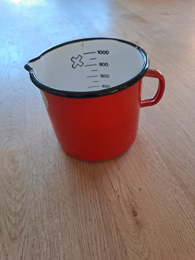 EMAILLE MAATBEKER. ROOD. VINTAGE., Ophalen of Verzenden