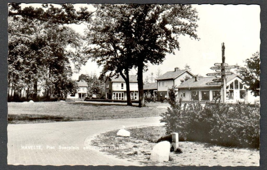 Oude Ansicht Havelte Piet Soerplein en Nutsspaarbank - Dr., Ophalen of Verzenden, 1940 tot 1960, Ongelopen, Drenthe