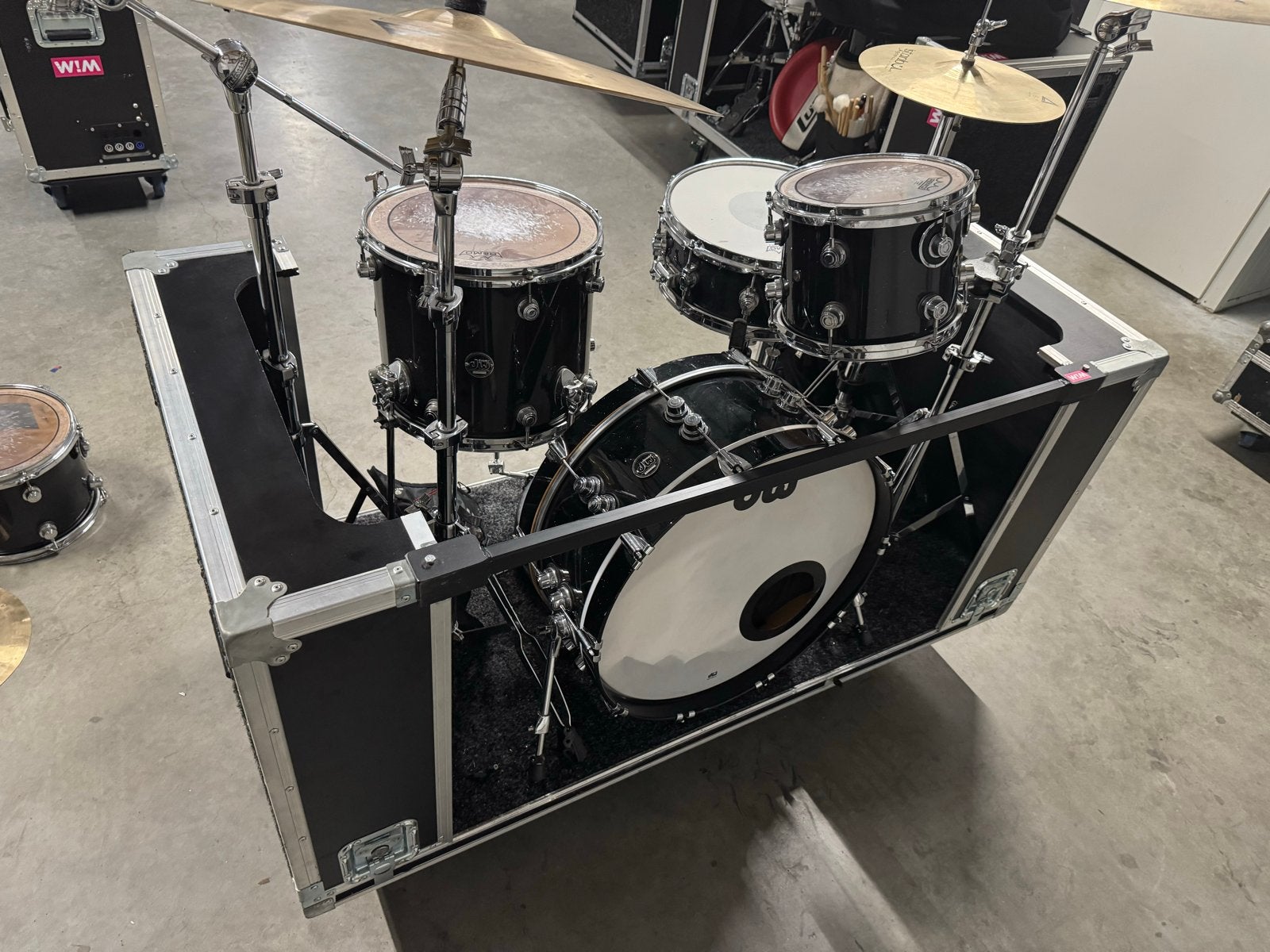 DW Performance Drumstel op Ultra Slimme Touring Riser, Gebruikt, Info@dwdrums.com, Drum Workshop inc, Ophalen
