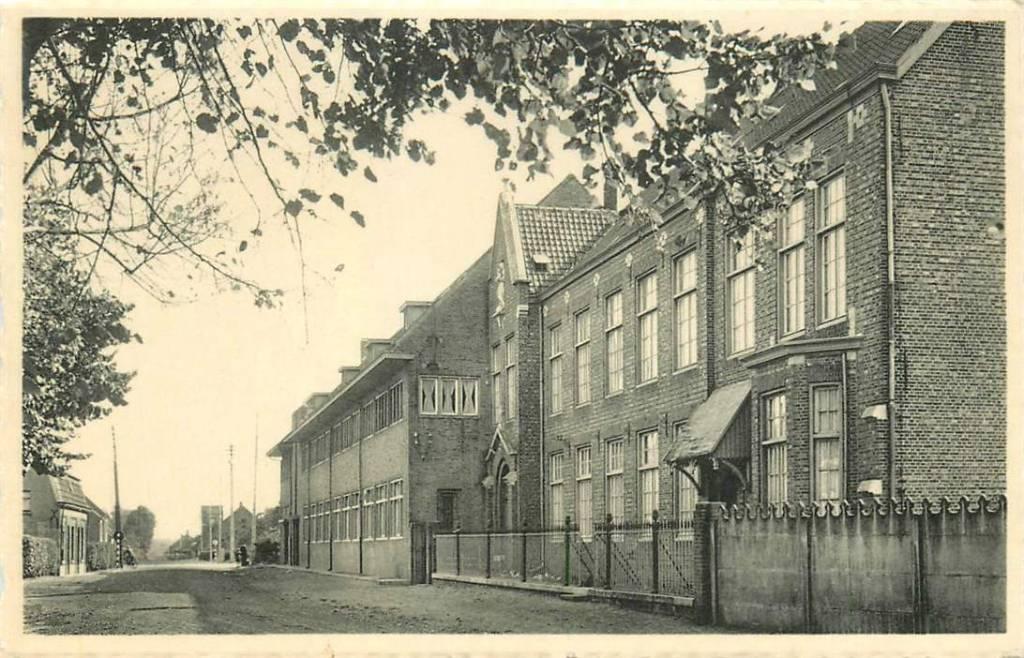 381-411-009 Ravels Openluchtschool voor zwakke meisjes, Verzenden, Voor 1920, Overig Europa