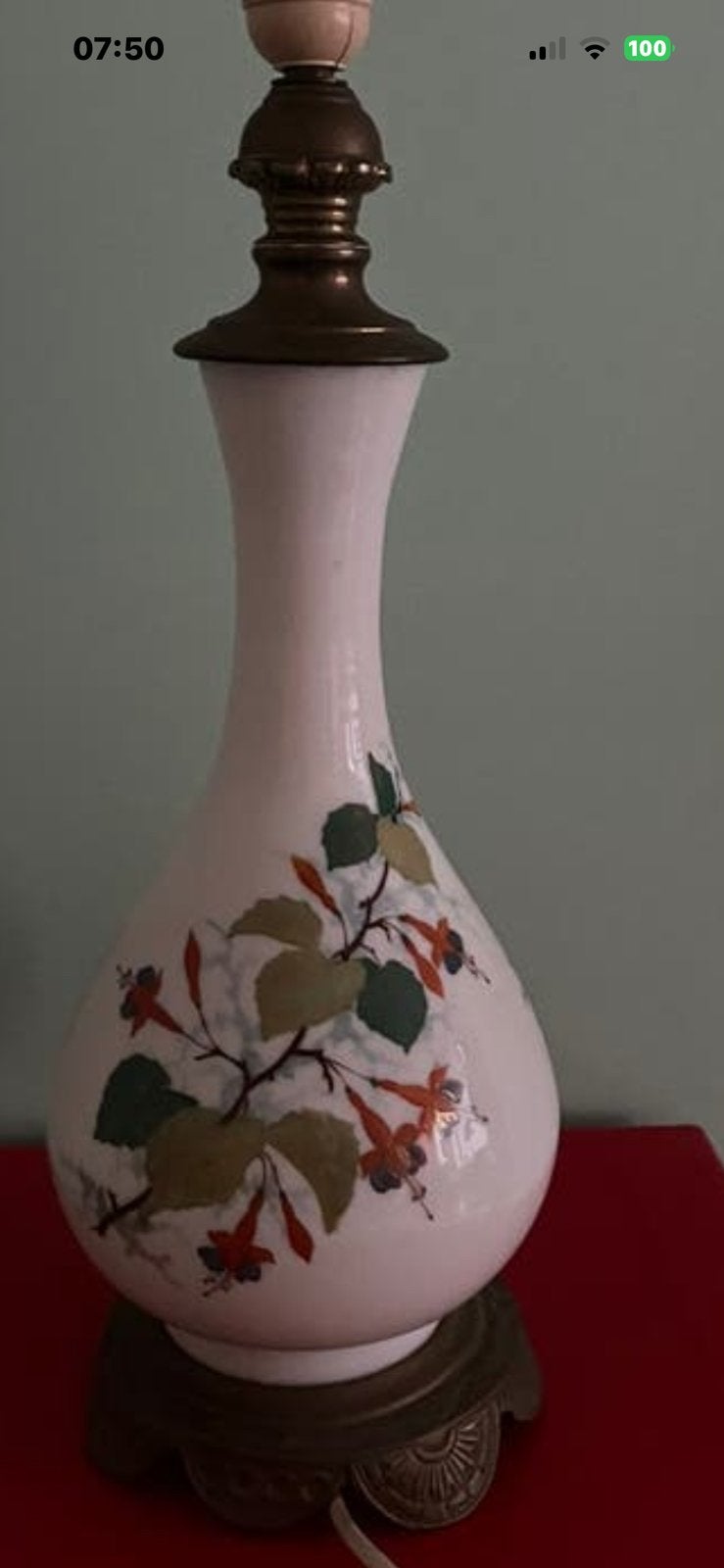 LIMOGES. —  PORSELEIN. —  HANDBESCHILDERDE LAMPVOET.., Ophalen of Verzenden