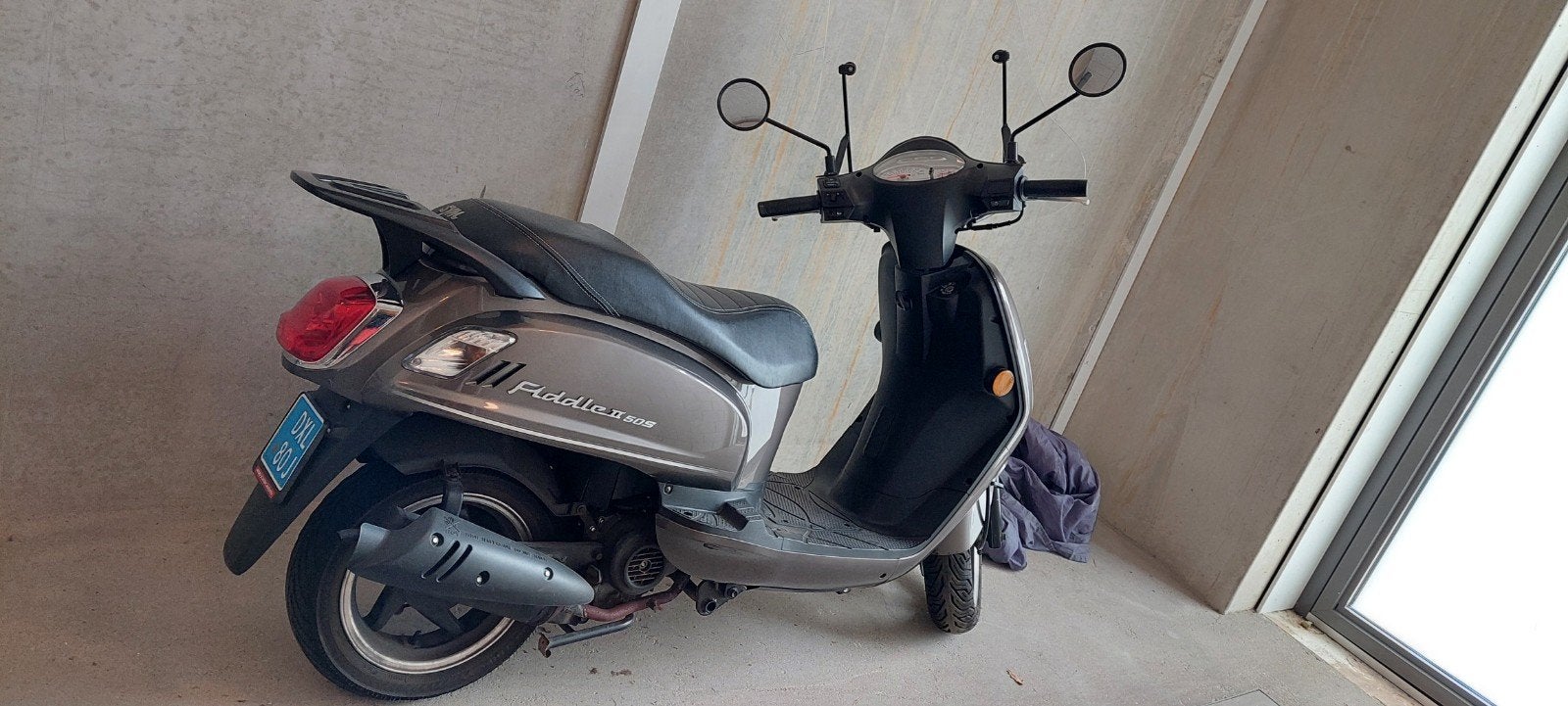 Sym fiddle 50S. Bouwjaar 2020,lichte brons kleur., Ophalen, Benzine