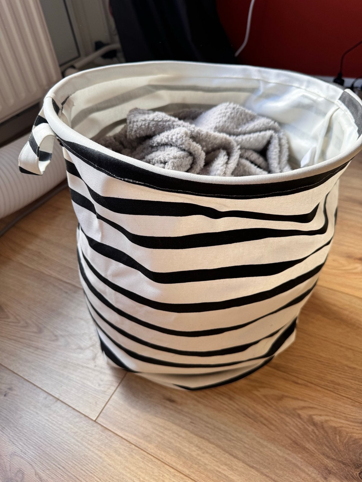 Opbergmand / Wasmand met zwart-wit streepdesign, Ophalen, Gebruikt, Meerkleurig, Modern